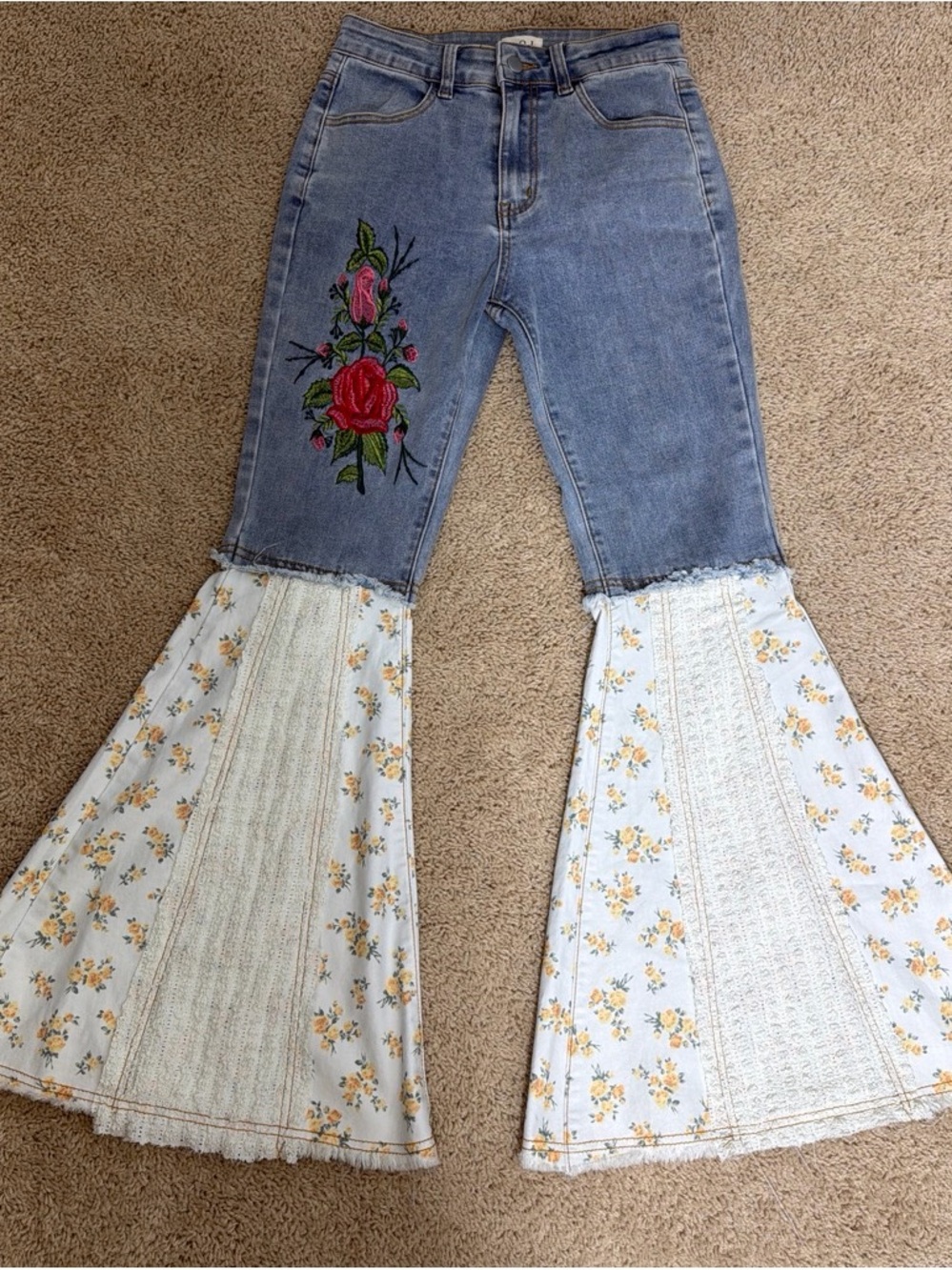 POL Autumn Rose Floral Embroidered Patchwork Flare Jeans Small.